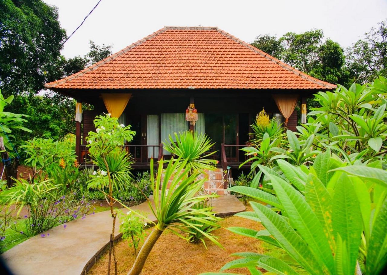 Titi Hostel Lembongan Exteriör bild