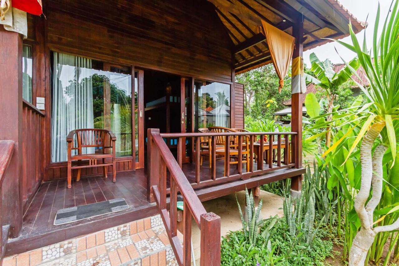 Titi Hostel Lembongan Exteriör bild
