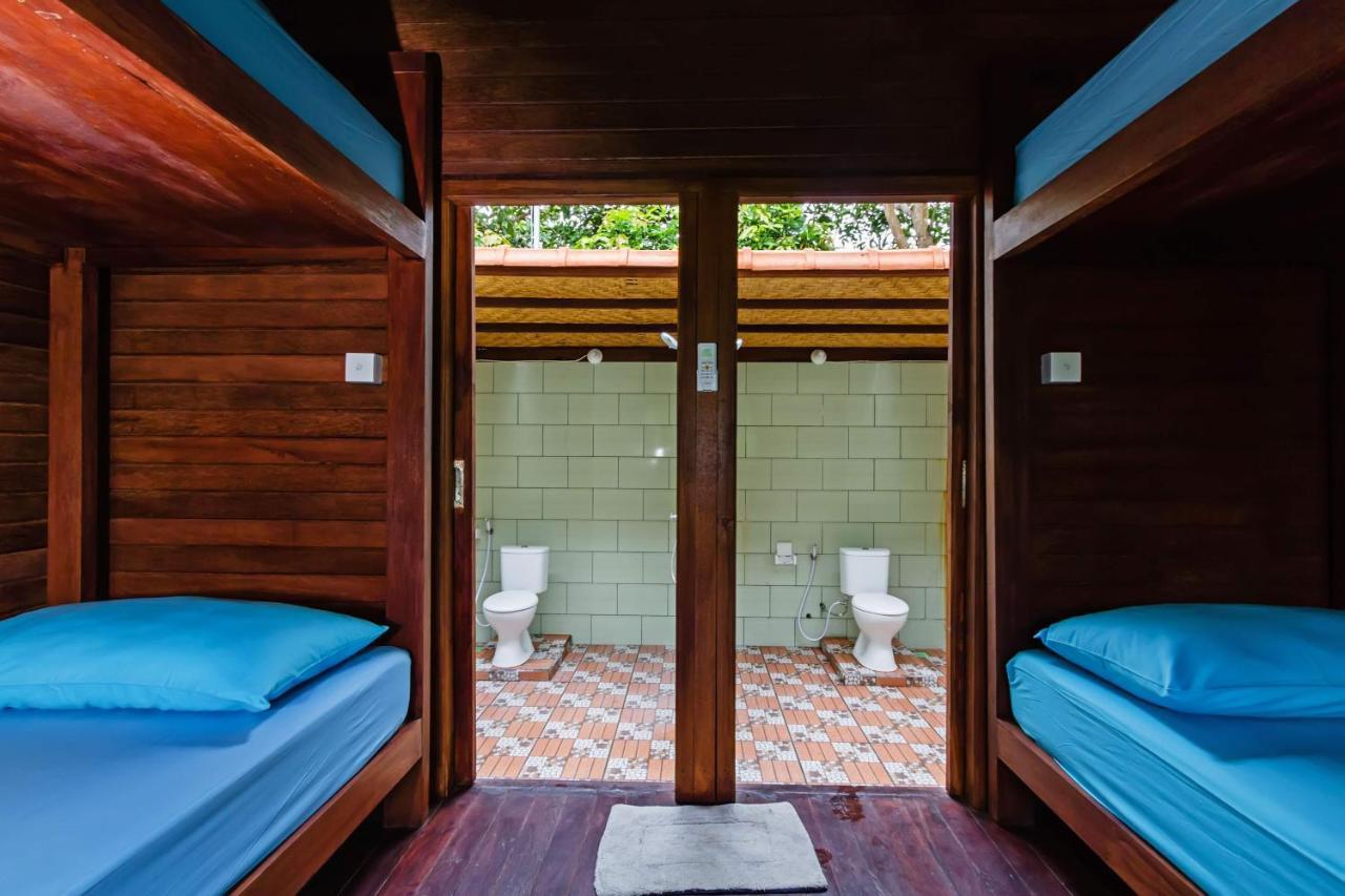 Titi Hostel Lembongan Exteriör bild