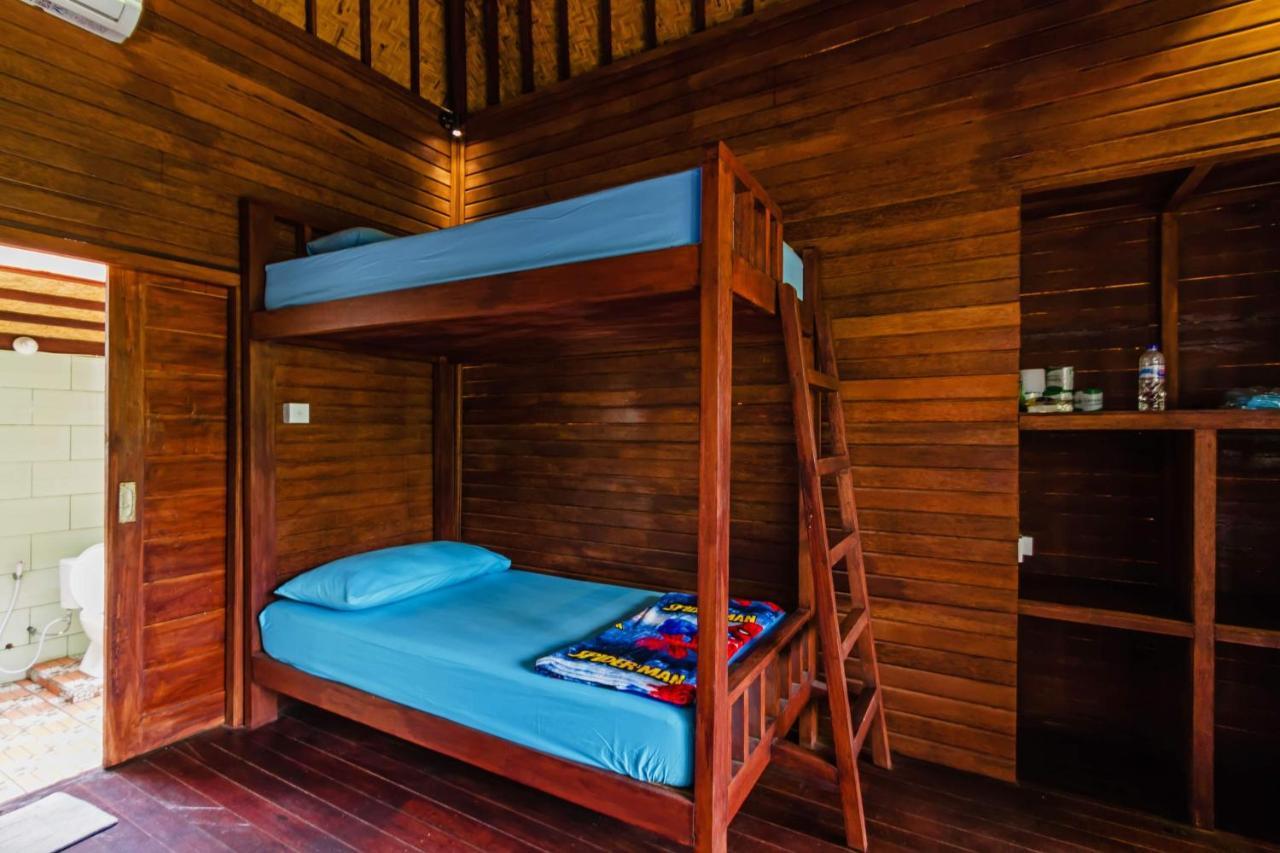 Titi Hostel Lembongan Exteriör bild